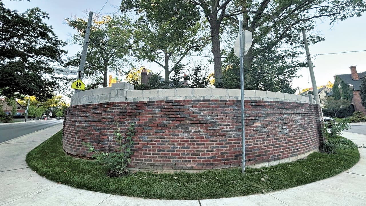 Rosedale homeowners ordered to remove new brick wall after heritage dispute